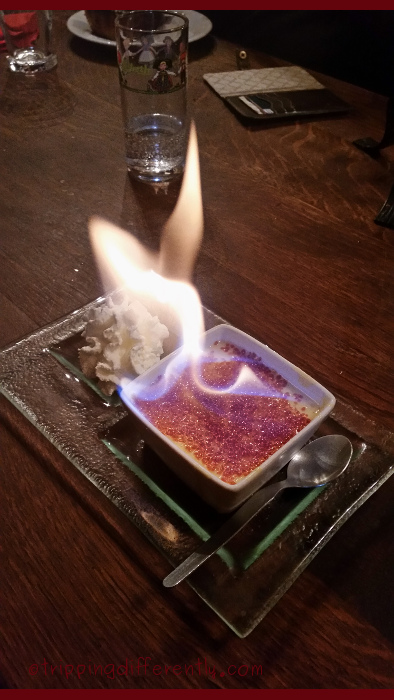 We had dinner at another little French restaurant and look at the flaming dessert i ordered ;)